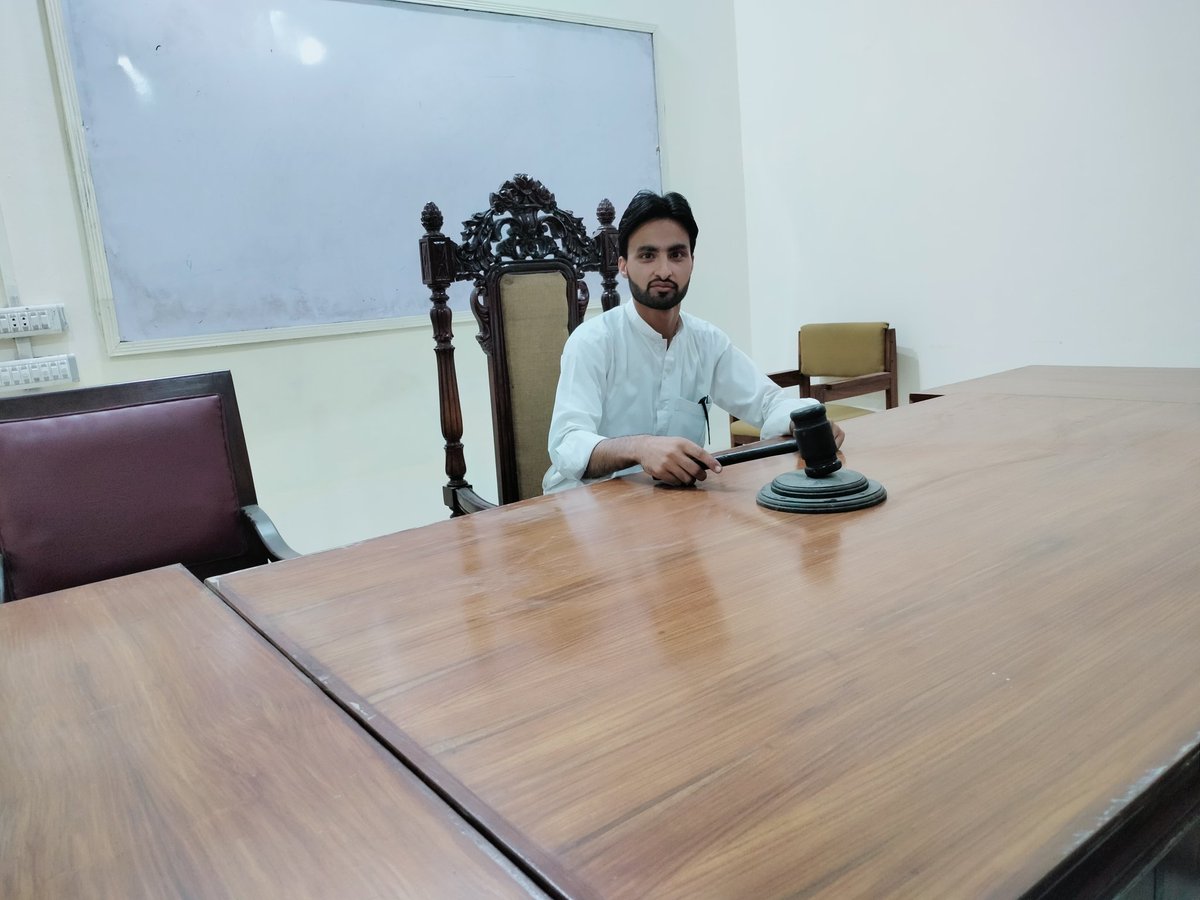 suleman932's tweet photo. Visited #ModelCourt in #UoM
Briefing was given on the aims and goals of model court by student of law dept. Glad to know that practical opportunity is provided to law students for court proceedings https://t.co/V26nYuN3gP