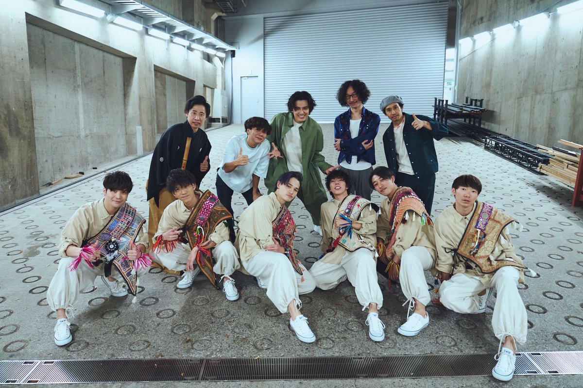 autribe_tk's tweet photo. 皆様、Fujii Kaze "HELP EVER ARENA TOUR"DVD &amp; Blu-ray
もう観ていただけましたでしょうか？？
こちらは今まさに鑑賞中でございます‼️
1曲1曲全てが心に沁みてきます。
何だろうこの気持ち。。
ずーっと観ていたい。

#藤井風
#FujiiKaze 
#HEAT
#HELPEVERARENATOUR https://t.co/sF4AMHl9yc