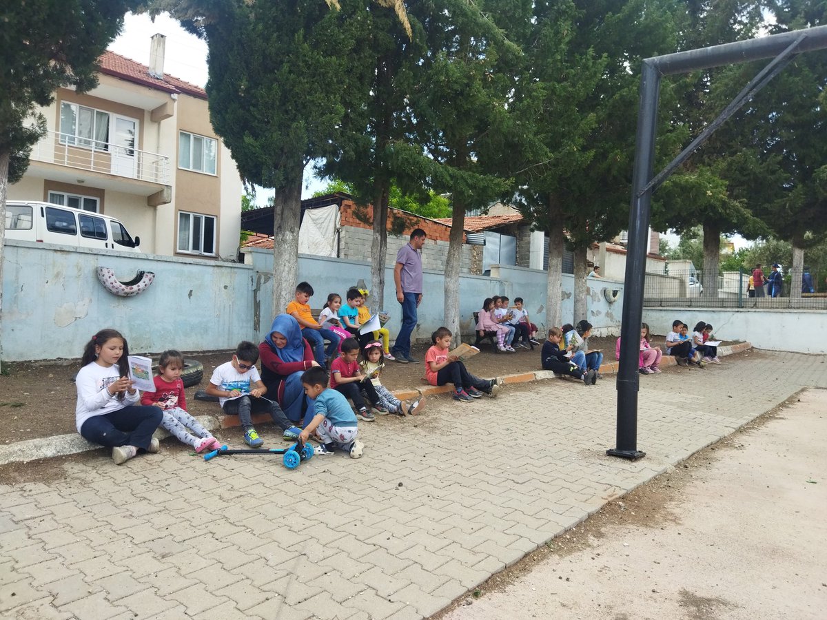 Çalıştık, Öğrendik şimdi miniklere  okuyoruz. 
Mehmet ve Kemal Aracı İlkokulu 'nda 1. Sınıf öğrencilerimiz ana sınıfı öğrencilerine hikâye kitabı okudular.
<a href="/totak2066/">Nurettin TIKIM</a> 
<a href="/KaleKitapOkuyor/">KalekitapOKUyorzinciri</a> 
<a href="/kalekemalaraci/">Mehmet ve Kemal Aracı İO</a> 
<a href="/kalemem20/">Kale İlçe Milli Eğitim Müdürlüğü</a> 
<a href="/fatosiyem1/">fatosiyem</a> 
<a href="/Bekirata20/">Bekir Ata</a> 
@Hatice14779637
<a href="/KaleKaymakamlig/">Kale Kaymakamlığı</a>