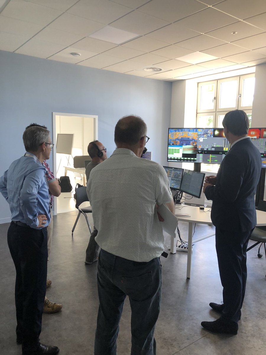 PiTotem's tweet photo. [Premières Rencontres Cyber du Grand-Est] on prépare et on@passe en direct sur @F3Lorraine https://t.co/sSPmGGpTd6