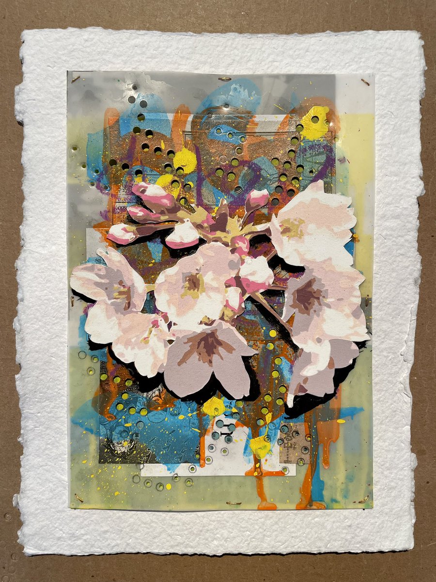 “Mini Sakura n°8”

12 x 9 in.

Acrylic, oil pastel, newspaper, manga, handmade paper, on Duralar and heavyweight watercolor paper stitched together with vintage Japanese 24k gold thread

#art #arte #アート #artist #artoftheday  #fineart #flowers #花 #japan #日本