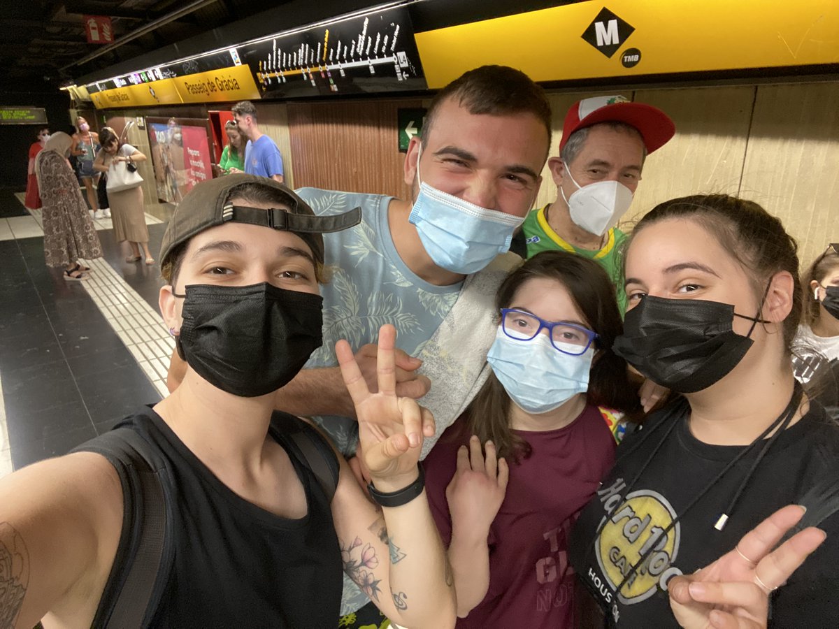 Aspanias's tweet photo. Ens encanta fer activitats junts!✌️
Els usuaris més joves de les nostres lIars s'ho passen en gran en les seves sortides ara que s'apropa l'estiu 🌞CosmoCaixa, platja, bitlles... s'hi apunten a tot!🎳
#ONG #DiversitatFuncional #Aspanias #TreballSocial https://t.co/9JXbwFy6CR
