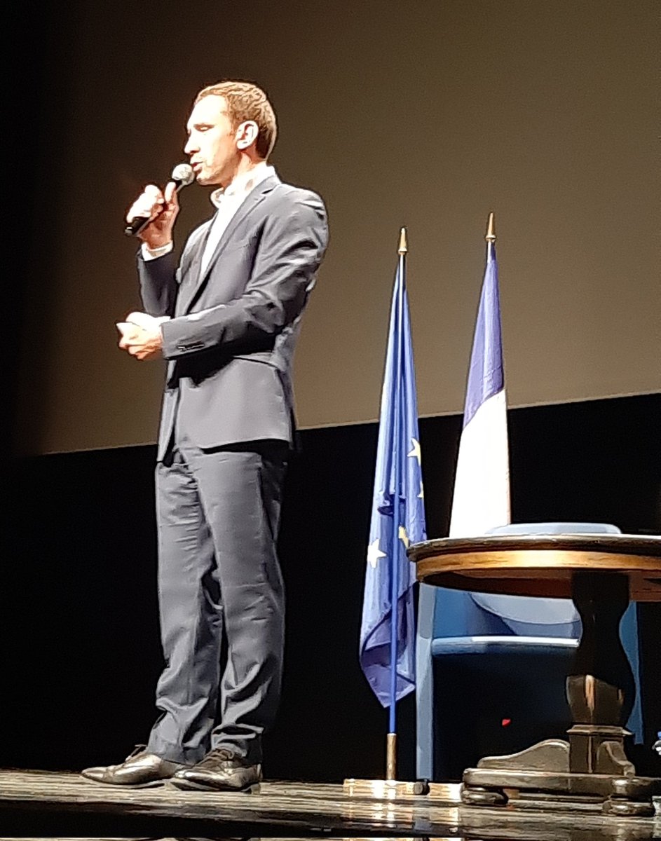 MichelMagniez's tweet photo. A #SaintQuentin, il n'y a strictement aucune hésitation à avoir pour le second tour.
Pour le territoire, pour ses habitants, le bon choix, c'est :
👉 @JulienDive.
#Circo0202
#legislatives2022
#VotezTerrainVotezJulien https://t.co/DAS61SRs4r