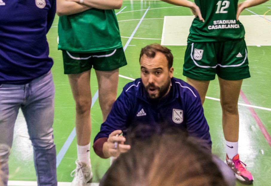 azulmarinopalma's tweet image. FICHAJE | Tenemos nuevo jefe en la pista👨‍🎓

@_daniRubio , nuevo entrenador del equipo #LF2 para la próxima temporada‼️

➡️ 17 victorias y 9 derrotas en la categoría con @stcbaloncesto la temporada pasada. 

 santjoseplf2.es/noticias/dani-…

¡Bienvenido a Mallorca Dani!