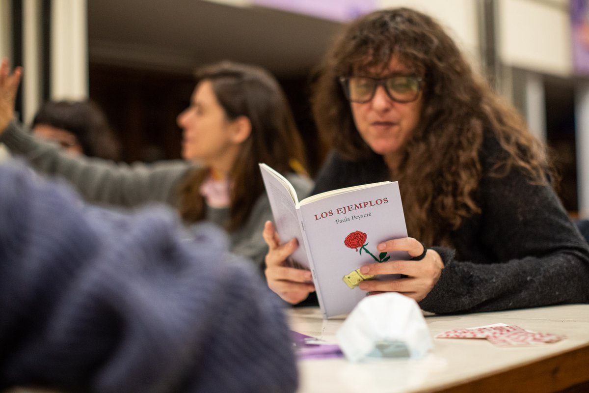 💫El sábado pasado la #BibliotecaNiUnaMenos llegó a la Alfonsina Storni, en Monserrat. 
✍Hubo un taller a cargo de <a href="/danixa/">Danixa 🧠❤️</a>  , una entrevista a <a href="/Belenlopezpeiro/">Belén López Peiró</a> y  <a href="/DelMarR_V/">del mar ❀</a> moderada por 
<a href="/hiloglorieta/">natalia laube</a> y una lectura de Paula Peyseré.

📷¿Ya viste las fotos de <a href="/solavena/">Sol Avena</a>?