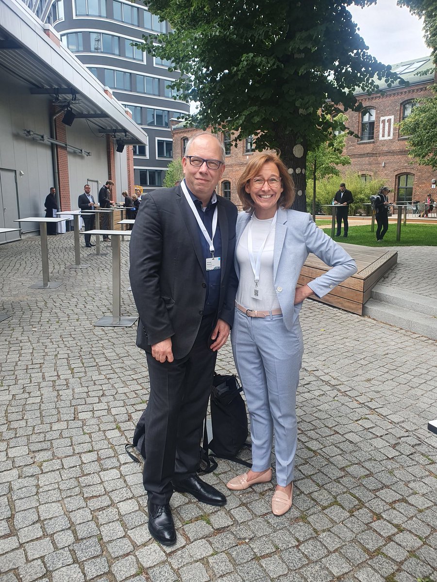 jsbritta's tweet photo. Ach war das schön! Vielen Dank @AlexanderHand vom @IC_DStGB heute bei der Bundeskonferenz der Initiative #StadtLandDigital des @BMWK auf dem @euref. Bis bald mit @tuvcom_presse https://t.co/xzm7xFTFEp