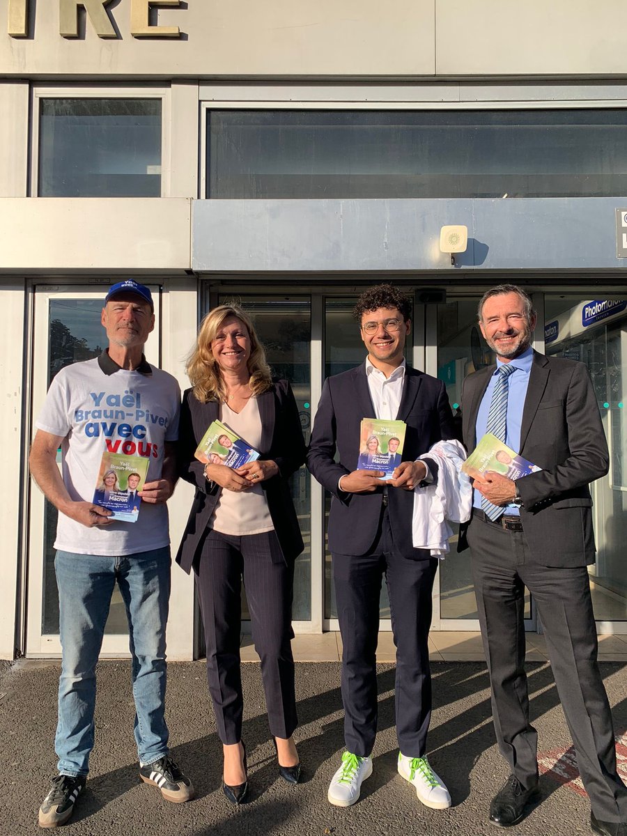 YaelBRAUNPIVET's tweet photo. Ce matin #AvecVous au RER du Vésinet pour que dimanche soir la France soit forte d’une majorité cohérente et unie pour porter notre ambition progressiste. européenne, avec le travail et l’écologie comme boussoles. #yvelines 
#legislatives2022 https://t.co/nU1JqE2tEh