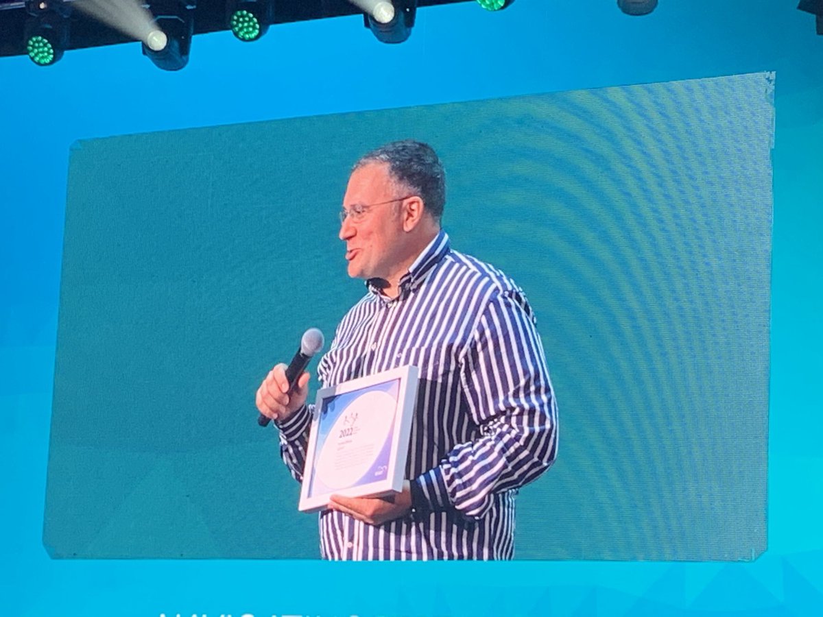 Congratulations to my friend and colleague  @TryfonChiotis for receiving the GÉANT community award. It’s more than deserved. Thanks @TryfonChiotis for your work and for being such a good friend!