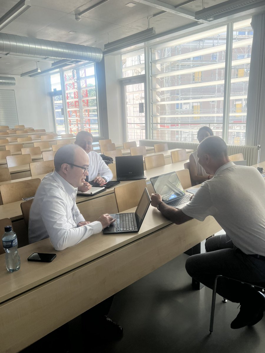 EURAM Doctoral Colloquium 2022, mentoring sessions are gaining momentum! 
#euram2022 #EURAM2022