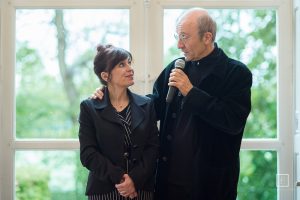 ElinaDumont's tweet photo. Un grand merci à #DoucheFlux pour votre engagement auprès des sans abris en #Belgique . Un grand bravo pour cette soirée très réussie. Fière d'être la marraine au coté de @GeluckOfficiel, le parrain… https://t.co/0FmcFA48tz