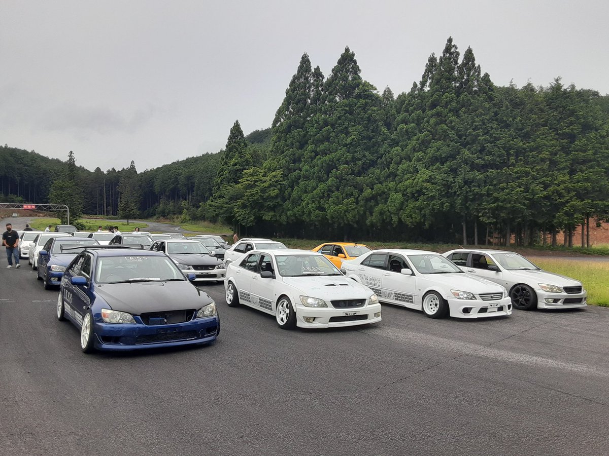 IKSS_K_PROJECT's tweet photo. 6月11日はI.K.S.S走本当にありがとうございました!
遠方の方も本当にご苦労様でした!
振り返ってみて主催側もっと楽しめるように見直す部分もありましたので、2回目はもっともっと盛り上げたいと思ってます!今後も宜しくお願い致します!#アルテッツァ #ikss #モーターランド三河 #altezza https://t.co/QNp2AHMUzq