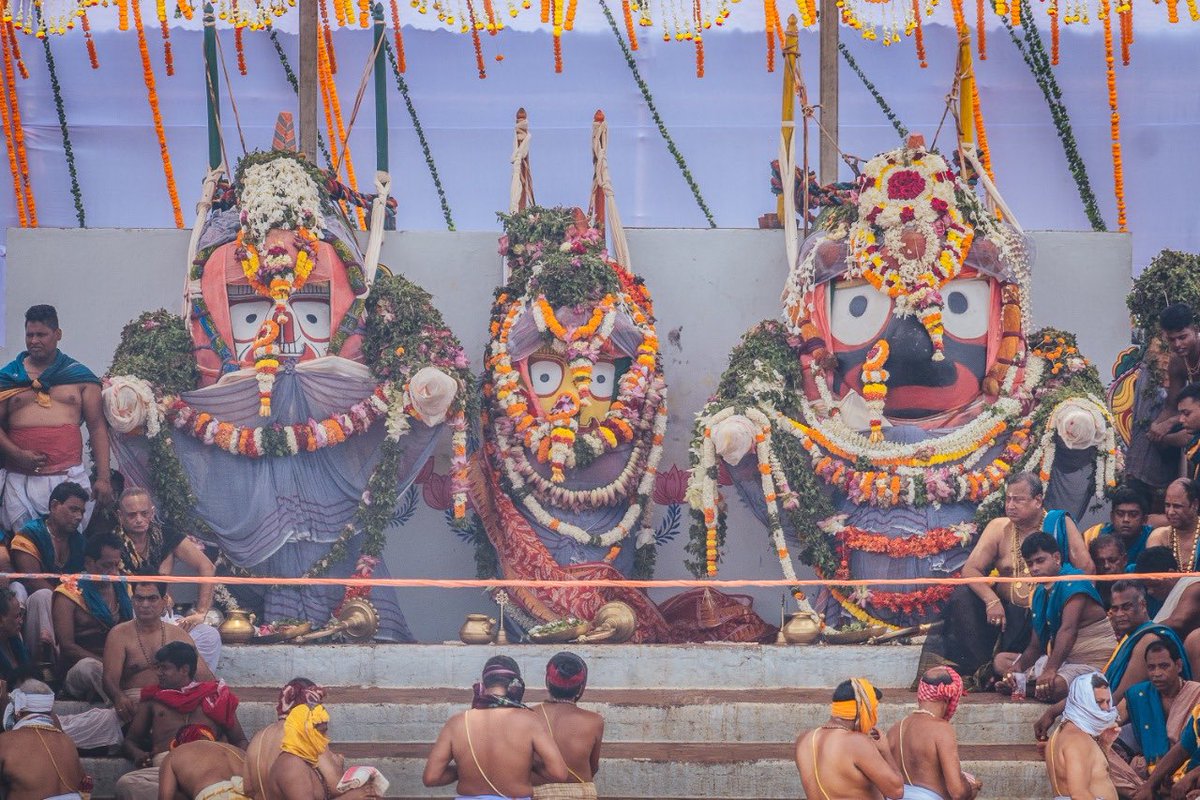 Shubhankar78's tweet photo. Jay Jay Jagannath Swami Nayanapathagami Bhaba Tume 🙏 https://t.co/2Zf4mYIWfQ