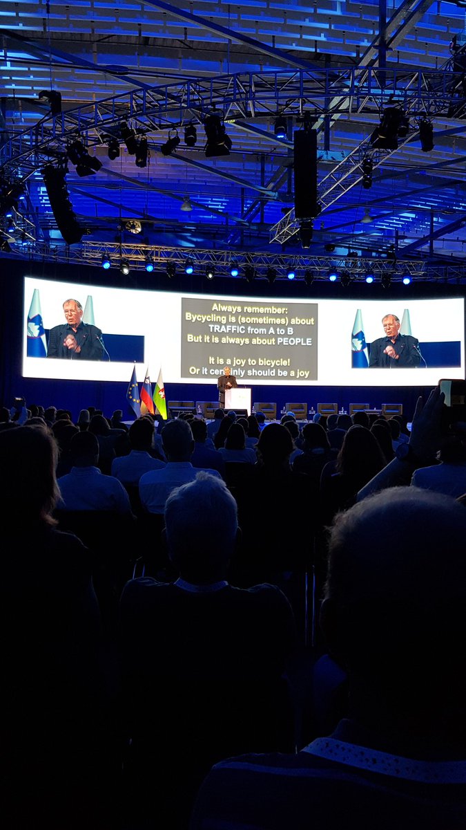 patrickdhaese's tweet image. Cities are for people. Cycling is not just a mode of transport. It's also just fun. A joy to ride a bicycle. Inspiring Jan Gehl at #VC2022 @VelocitySeries #CyclingTheChange @TrajectMobility