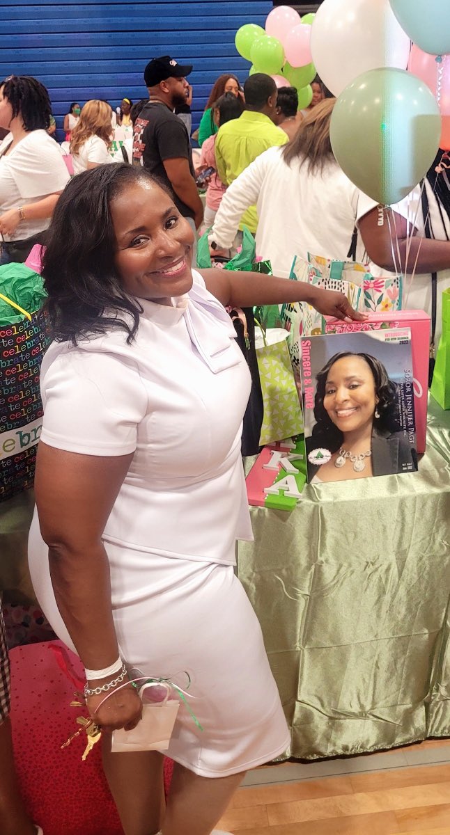 J_Renee_Page's tweet photo. ๐๐โFor Such A Time As Thisโ
So blessed to now be a part of the illustrious sorority, Alpha Kappa Alpha Sorority, Incorporated!
God has blessed me, and I still stand in awe of Him!
#Spr22 #AKA1908 #PrettyonPurpose #ServicetoAllManKind ๐๐ https://t.co/JBiVPNXhSq