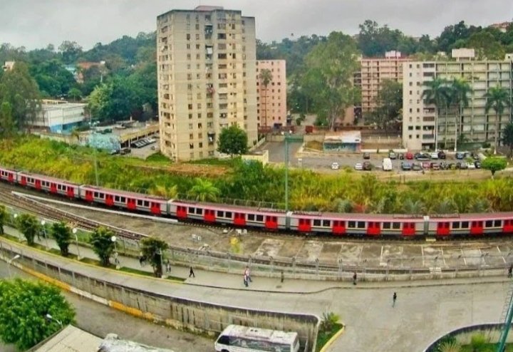 metrolosteques_'s tweet photo. #14Jun A todos nuestros usuarios ferroviarios deseamos que tengan un buen y productivo día.
#BuenosDiasATodos #MLTE https://t.co/mWBkqdDxPO