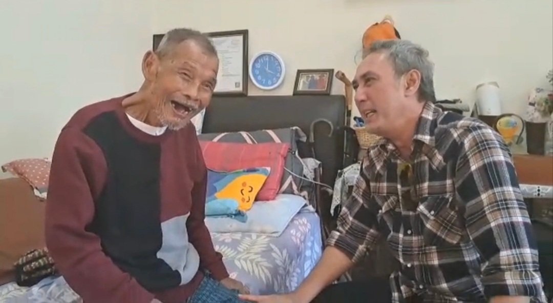 thisisroyazman's tweet photo. Innalillahi wainna ilayhi rojiun. Pak Hamid dh tiada...moga roh beliau diampunkan segala dosa, dicucuri rahmat serta dikurniakan kebahgian disana...Aamiin❤️ https://t.co/cEGIlEars0