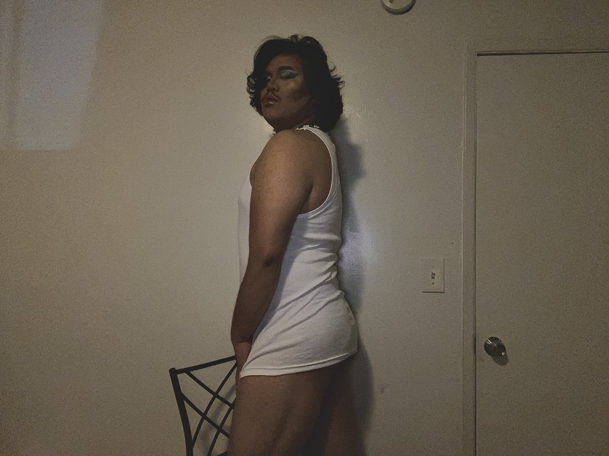 jonziee10's tweet photo. Too hot for ig 🫣 https://t.co/pFKEOmlCRg