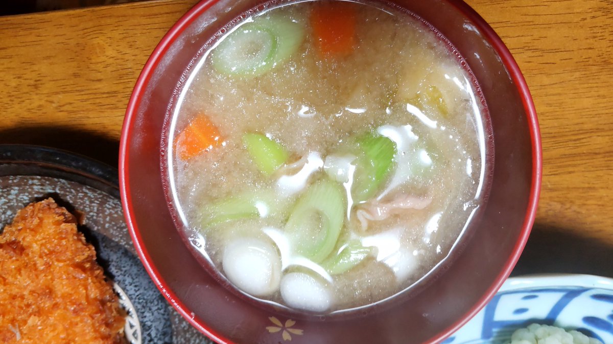 hEDwBfDIHsFNHHt's tweet photo. 夕飯 https://t.co/iTTME9lZ6a