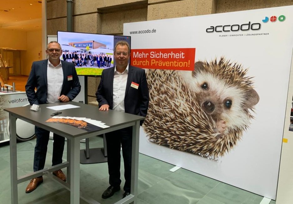 achim_b_HSK's tweet photo. unser Team vor Ort bei der Fachtagung des SVN - Sicherheitstage - Thomas Porwol und Martin Presting. #accodo https://t.co/0QxPbX7KWZ #qualitätüberzeugt https://t.co/bfEN32HQd8