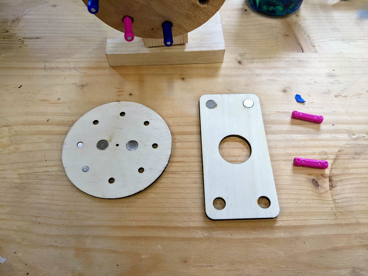 smartinseb's tweet photo. First steps to sharing an open-source version of our #soundmachines activity🎶🎉 Working today with prototyping partners at @FabLabOnlfait to make the first laser-cut parts @ryanejenkins @Vulpestruments #UFTE #Tinkering #opensource @TinkeringStudio #STEM https://t.co/SbQdhwK2b4