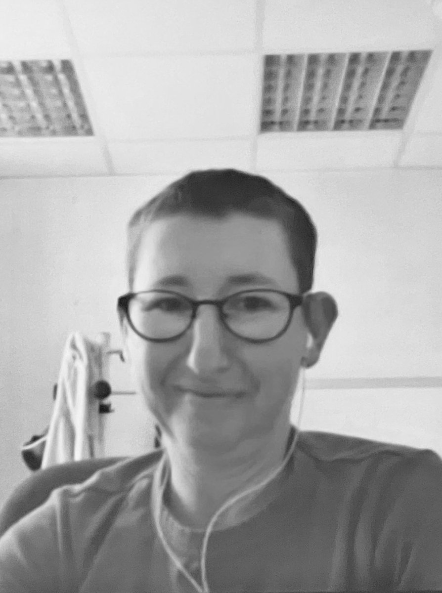 ara_anderson's tweet photo. Next up is past collaborator & friend Angelique Stephanou presenting, Investigation of the metabolic heterogeneity in
tumour spheroids with hybrid multi-scale models #SWAMBA22 https://t.co/LhXFkQ0R8W