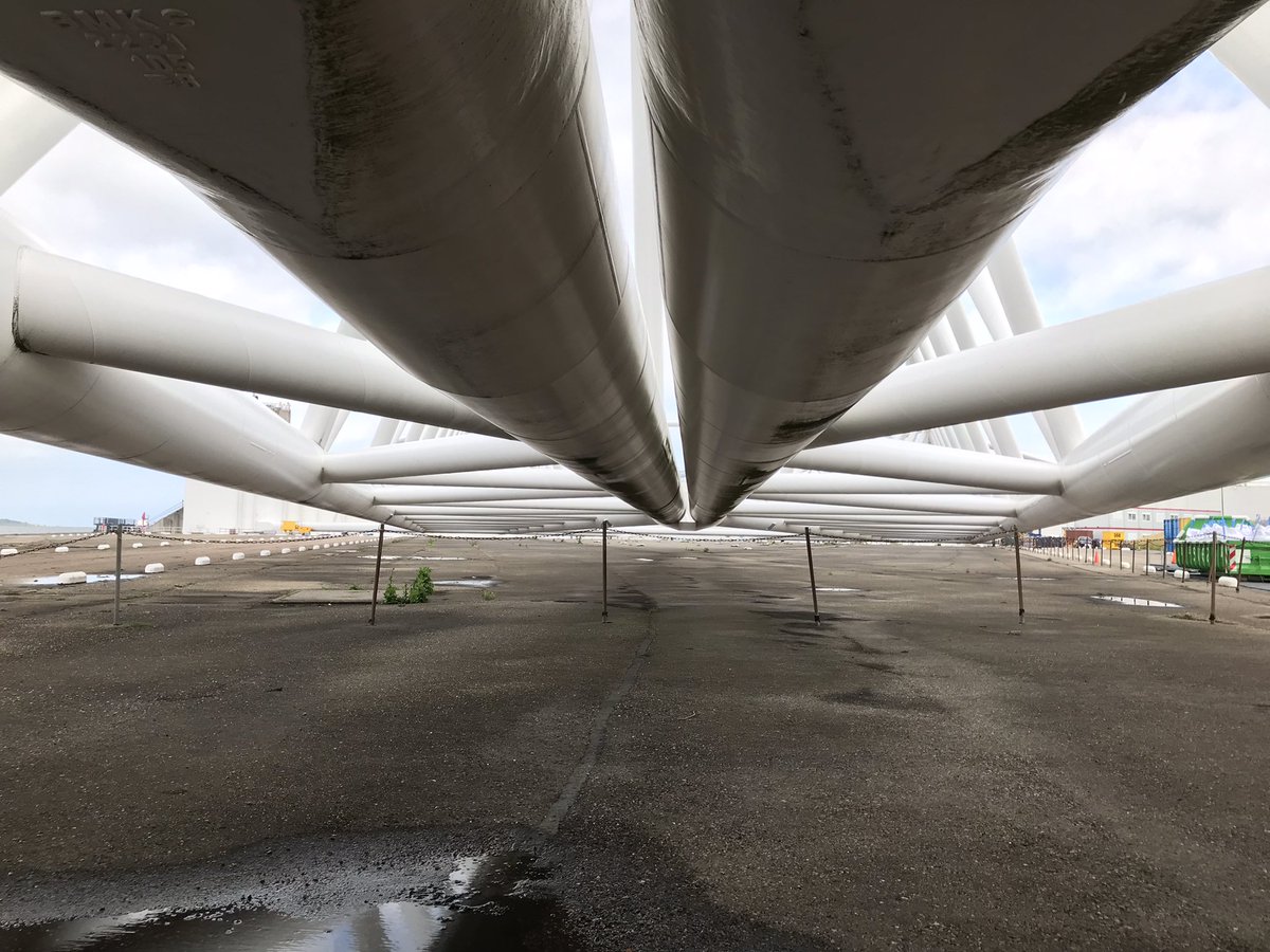 PhilWeltonEA's tweet photo. Back at the Maeslant Barrier near Rotterdam with @ISTORMnetwork to see how @Rijkswaterstaat undertake their maintenance activities out of the storm season. An amazing structure which closes a 360m channel to protect the hinterland against Storm Surges. 25 years old this year! https://t.co/PkKyPPSGRo