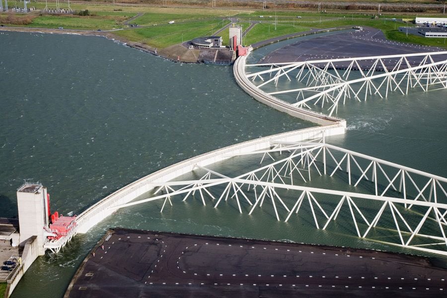 PhilWeltonEA's tweet photo. Back at the Maeslant Barrier near Rotterdam with @ISTORMnetwork to see how @Rijkswaterstaat undertake their maintenance activities out of the storm season. An amazing structure which closes a 360m channel to protect the hinterland against Storm Surges. 25 years old this year! https://t.co/PkKyPPSGRo