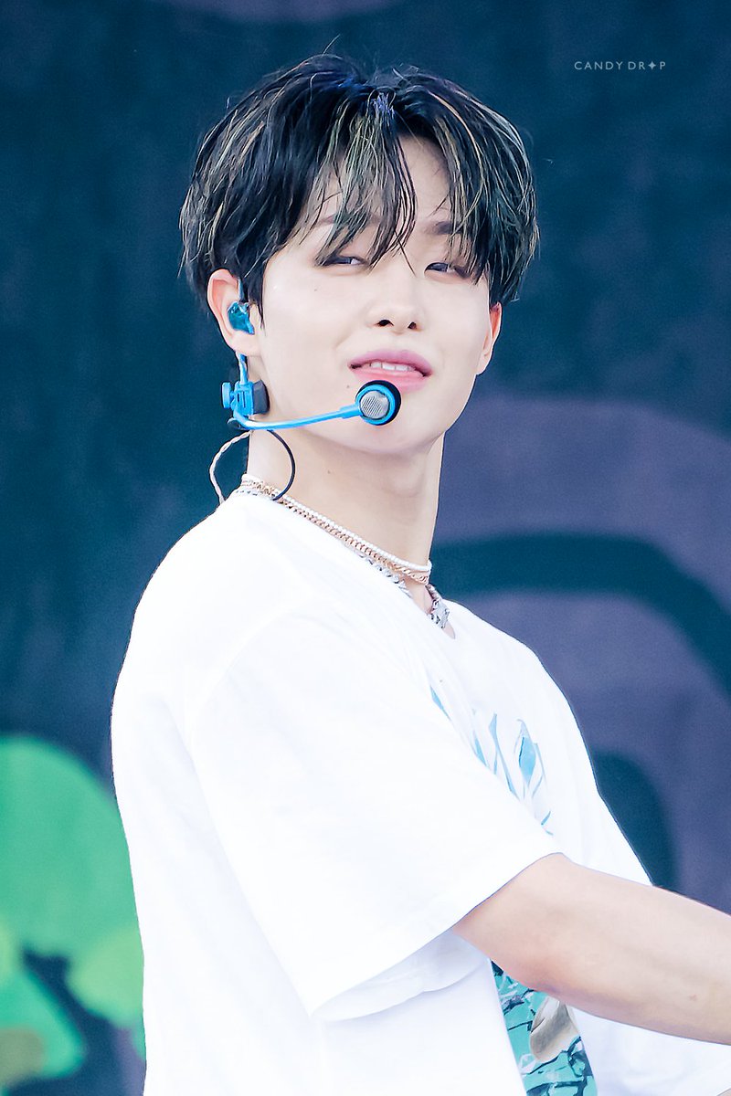 #트레저 #지훈
𝖧𝖰.

노래 부르는 중이라지만 강아지가 이래도 되나?

#TREASURE #JIHOON #JOON #쥰