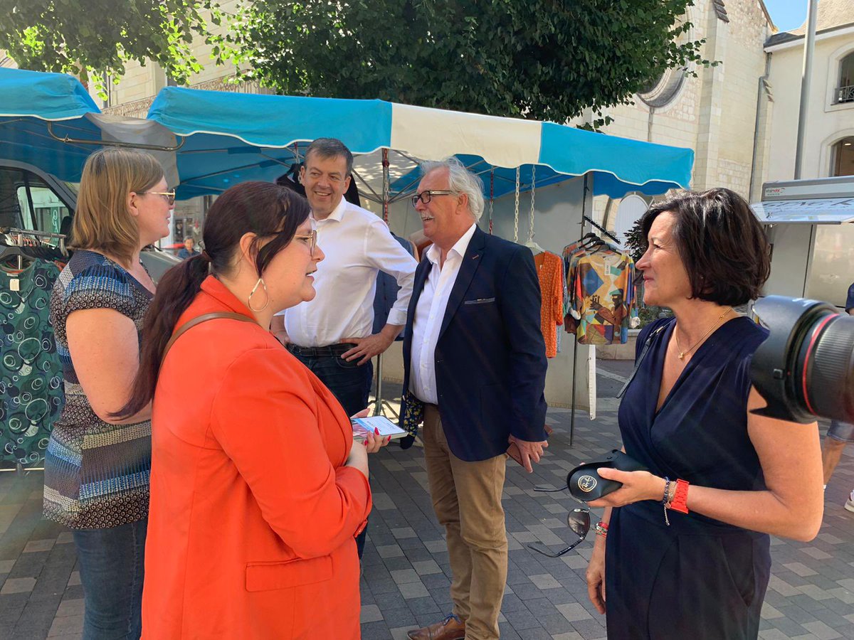 DaugeValerie's tweet photo. #legislatives2022 #Circo8604 Incroyable mais vrai…En présence de J.Dazas #maire de Loudun,nous croisons pour la 1ere fois depuis le début de la campagne Me Lathus #RN Elle ne se souvenait même pas que nous étions adversaires aux #departementales2021 #Chatellerault2🤦🏻♀️ 🤣 #CQFD https://t.co/Zc0uqd12wj