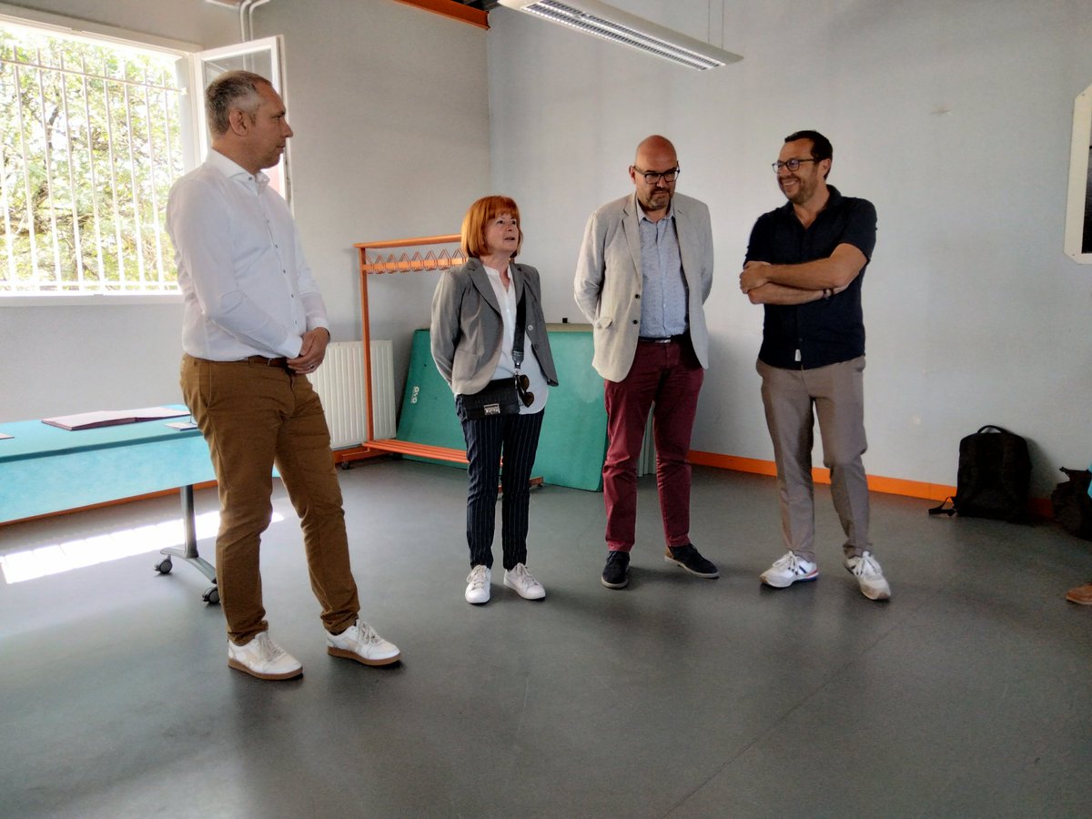 Atdec Nantes Métropole (@atdecemploi) on Twitter photo L'Atdec et @AccoordNantes se retrouvent pour accompagner la vie des habitants au quotidien. C'est tout naturellement que ces deux associations signent une convention pour l'avenir de l'emploi dans nos quartiers. #nantes <a href="/NantesMetropole/">Nantes Métropole</a> L'Atdec et @AccoordNantes se retrouvent pour accompagner la vie des habitants au quotidien. C'est tout naturellement que ces deux associations signent une convention pour l'avenir de l'emploi dans nos quartiers. #nantes <a href="/NantesMetropole/">Nantes Métropole</a>
