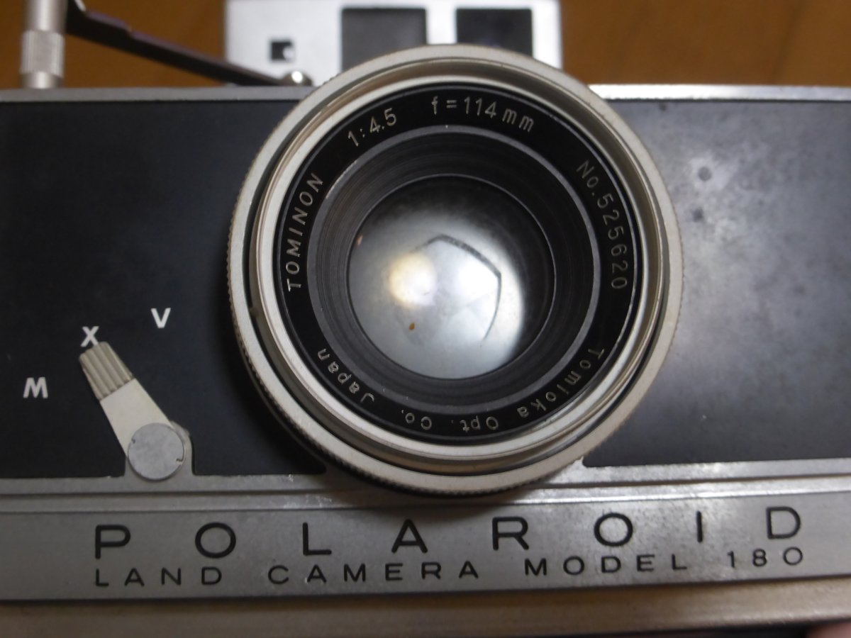 MUGIKOME100's tweet image. #ポラロイド180 が出てきた。死んだ親父の持ち物です。昭和40年代に使ってたらしい。磨いて飾っておくか

#POLAROID180 #カメラ #CAMERA