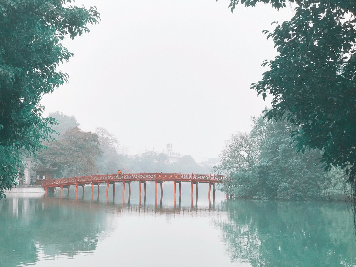 crystabaya's tweet photo. Appearing with a poetic look at dawn, 🌇 yet radiating a more energetic aura at dusk with a lot of community activities, 𝐇𝐨𝐚𝐧 𝐊𝐢𝐞𝐦 𝐋𝐚𝐤𝐞 is an attractive destination to visit once coming to Hanoi.

#crystayabaya #HoanKiemLake #TurtleTower #HanoiTravel https://t.co/NGqOhjQinI