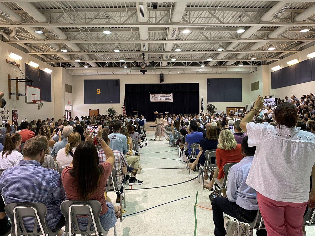 BSTElementary's tweet photo. Such a wonderful day celebrating the accomplishments of our 5th grader students. We are proud of you! #alwaysOURbest #offtomiddleschool #alwaysastar https://t.co/Wo5YA75w4O