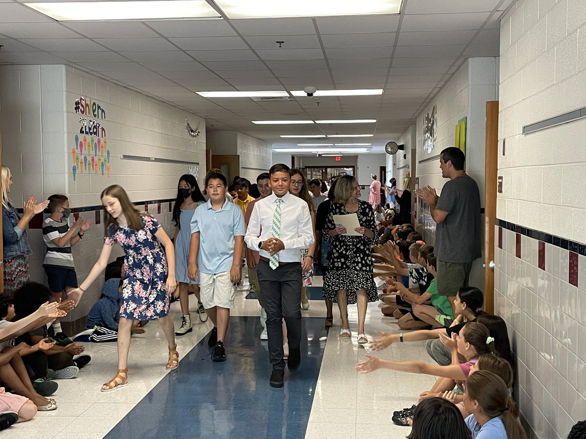BSTElementary's tweet photo. Such a wonderful day celebrating the accomplishments of our 5th grader students. We are proud of you! #alwaysOURbest #offtomiddleschool #alwaysastar https://t.co/Wo5YA75w4O