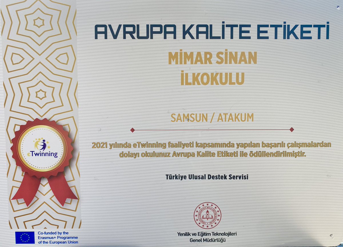 AtakumMimar's tweet photo. 2021 yılında okulumuzda yürütülen ve Ulusal ve Avrupa Kalite Etiketi ile ödüllendirilen projelerimize ait belgeler ve Okul Avrupa Kalite Etiketimiz, İlçe Milli Eğitim Müdürümüz Sayın @irfanyetik55 tarafından takdim edildi.
@samsunmem 
@gokhanmurat1 
@MemAtakum 
@irfanyetik55 https://t.co/eAecRyzkqu