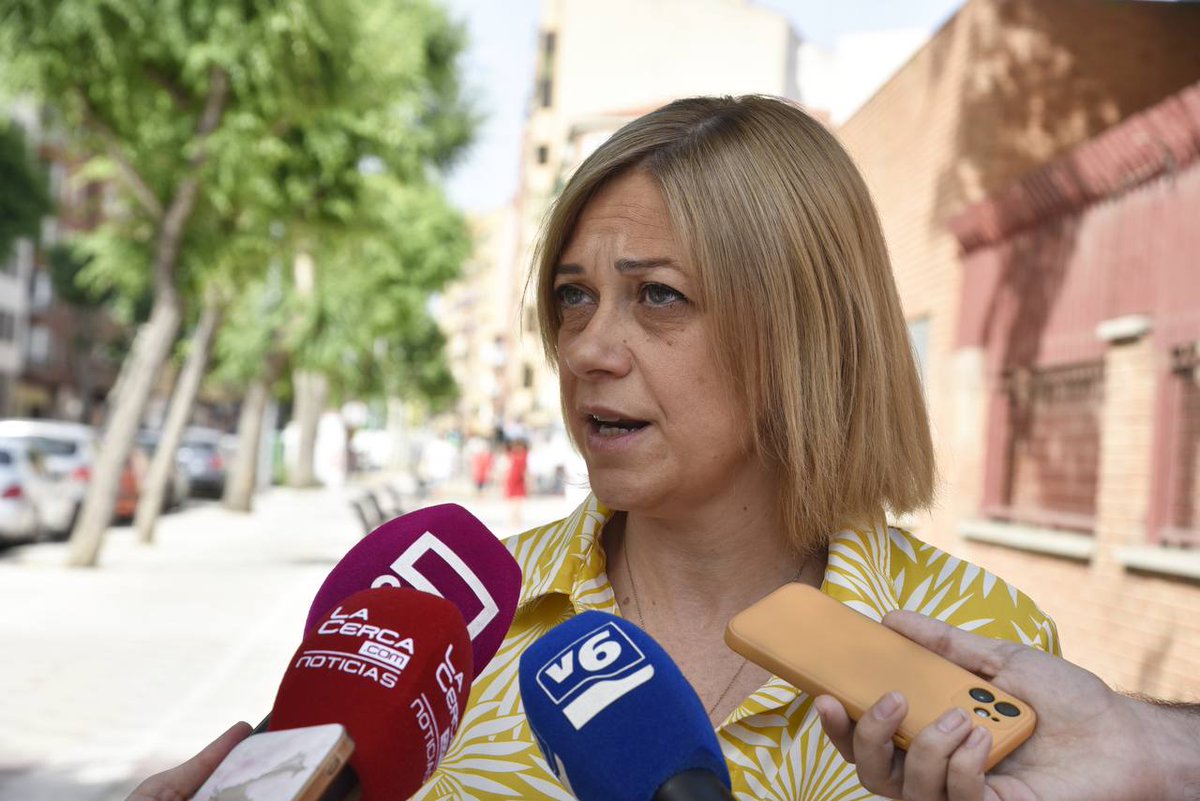 👨🏼‍🏫Refuerzo de las plantillas de docentes
👩🏼‍🔧Apuesta por la FP
🇬🇧Impulsar el bilingüismo
🧡La gestión de <a href="/Cs_Andalucia/">Ciudadanos Andalucía</a> es el modelo que queremos para #CLM

💬<a href="/CarmenPicazoCs/">Carmen Picazo</a> "CLM es una región de primera que merece una educación pública de primera. Y con este gobierno no la tiene"