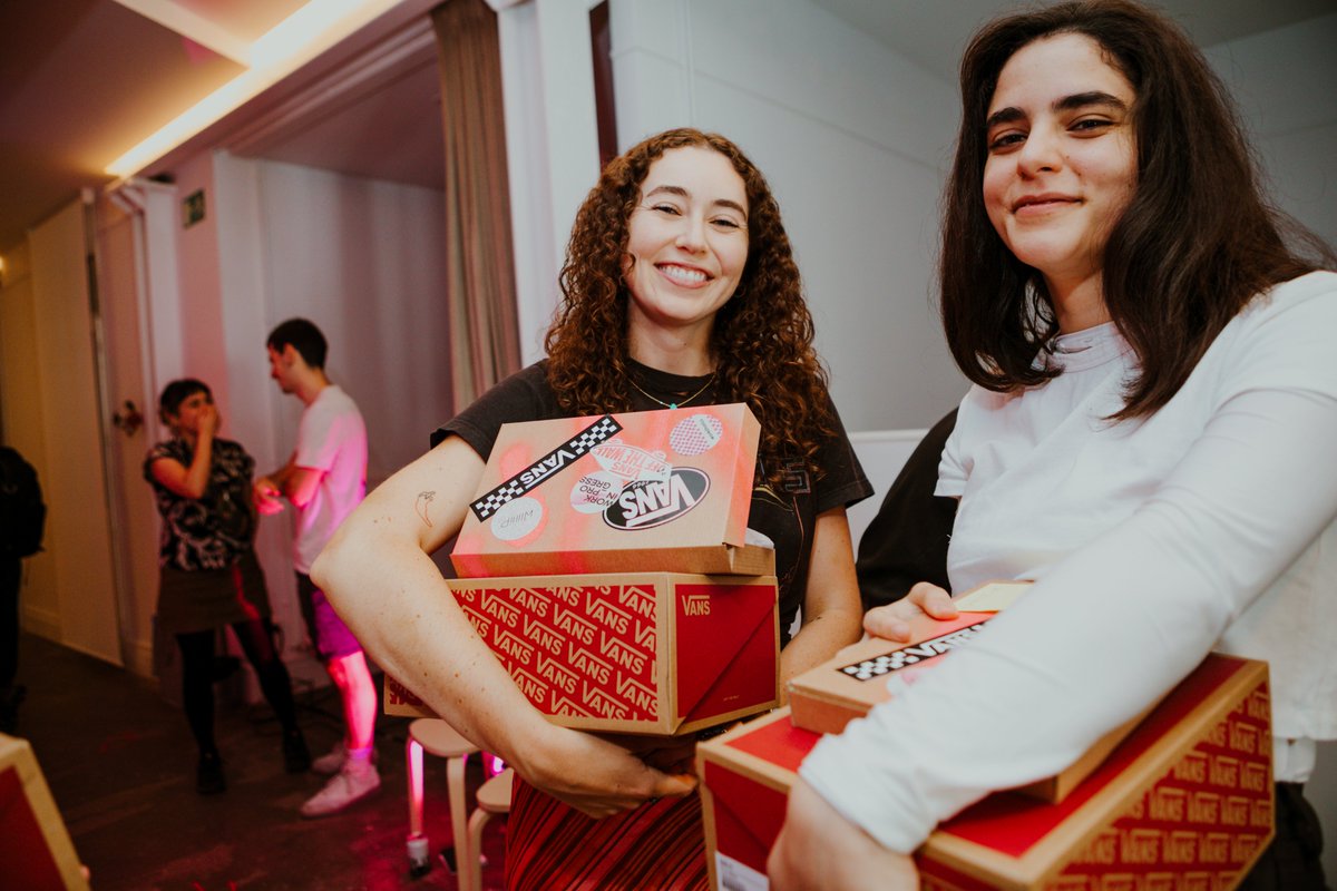 Así fue la primera edición de #Workinprogress, el encuentro para creadoras y creadores digitales impulsado por <a href="/workoholics_/">WORKOHOLICS®</a> con la colaboración de #Vans. Para quienes no pudisteis estar...
Twitch: bit.ly/3NT4rtd
YouTube: bit.ly/3txg0hD
📸 La absurda zurda