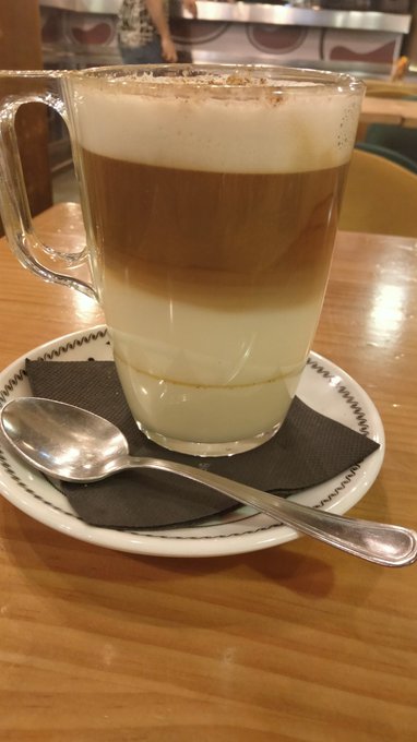 Me lo merezco Pagarme el café el desayuno #pagafantas https://t.co/eKfAfVz5ED
