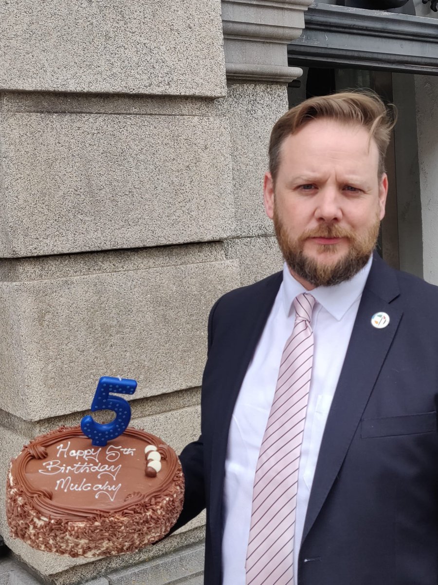 Costellop's tweet photo. There’s no more time to hide findings of planning corruption in the Mulcahy report. The allegations which underpinned this inquiry came to light over a decade ago. Who exactly is being protected by the continuing veil of secrecy over its findings? https://t.co/A4kCHOBYs9 https://t.co/Y4MYyiCRdV