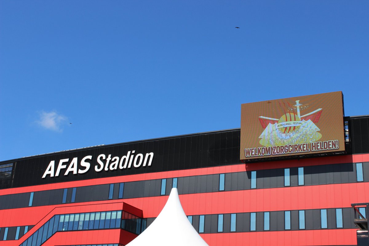 Afgelopen donderdag stonden 2000 collega's letterlijk in het zonnetje tijdens het unieke ‘Zorgcirkel Festival’ op het terrein van het AZ-Stadion. Een avond welverdiende ontspanning voor onze collega’s! #eendikkedankjewel!