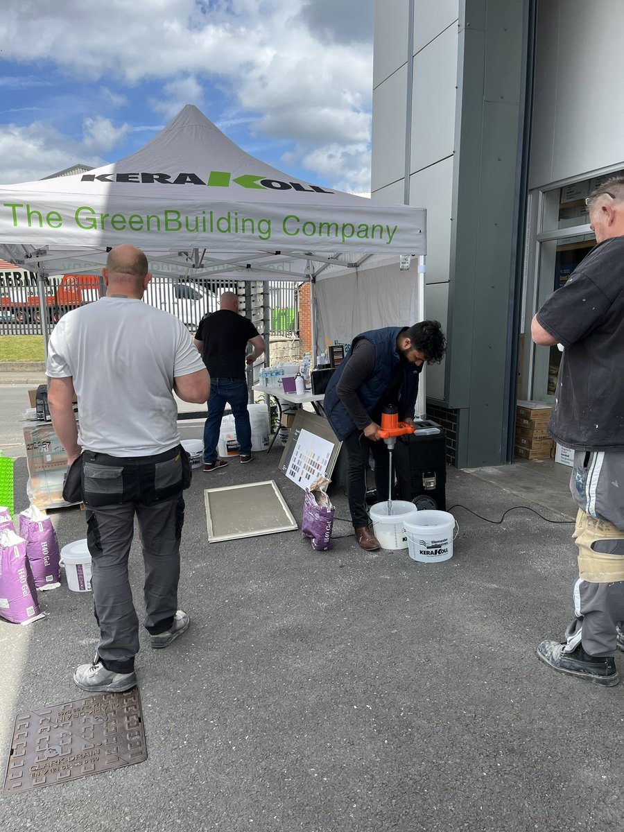 TheTilePlace1's tweet photo. It’s kerakoll and Tilemaster trade day here today, come down and try the new H40 adhesive!!! https://t.co/0UszCVBAN2
