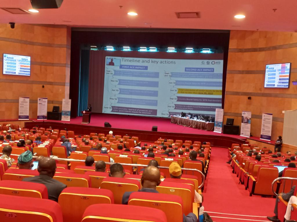 alvinhakizimana's tweet photo. Maud KOUADIO IV de la @WorldBankAfrica fait le bilan budgétaire du projet pour chaque centre.
On retient un taux faible au niveau de l'utilisation des fonds mis à leur disposition (11%).
@the_ACEProject 
#️⃣7thACEImpact #7eCEAImpact #enseignementsupérieur #Afrique #Africa https://t.co/lZt4pDumwR