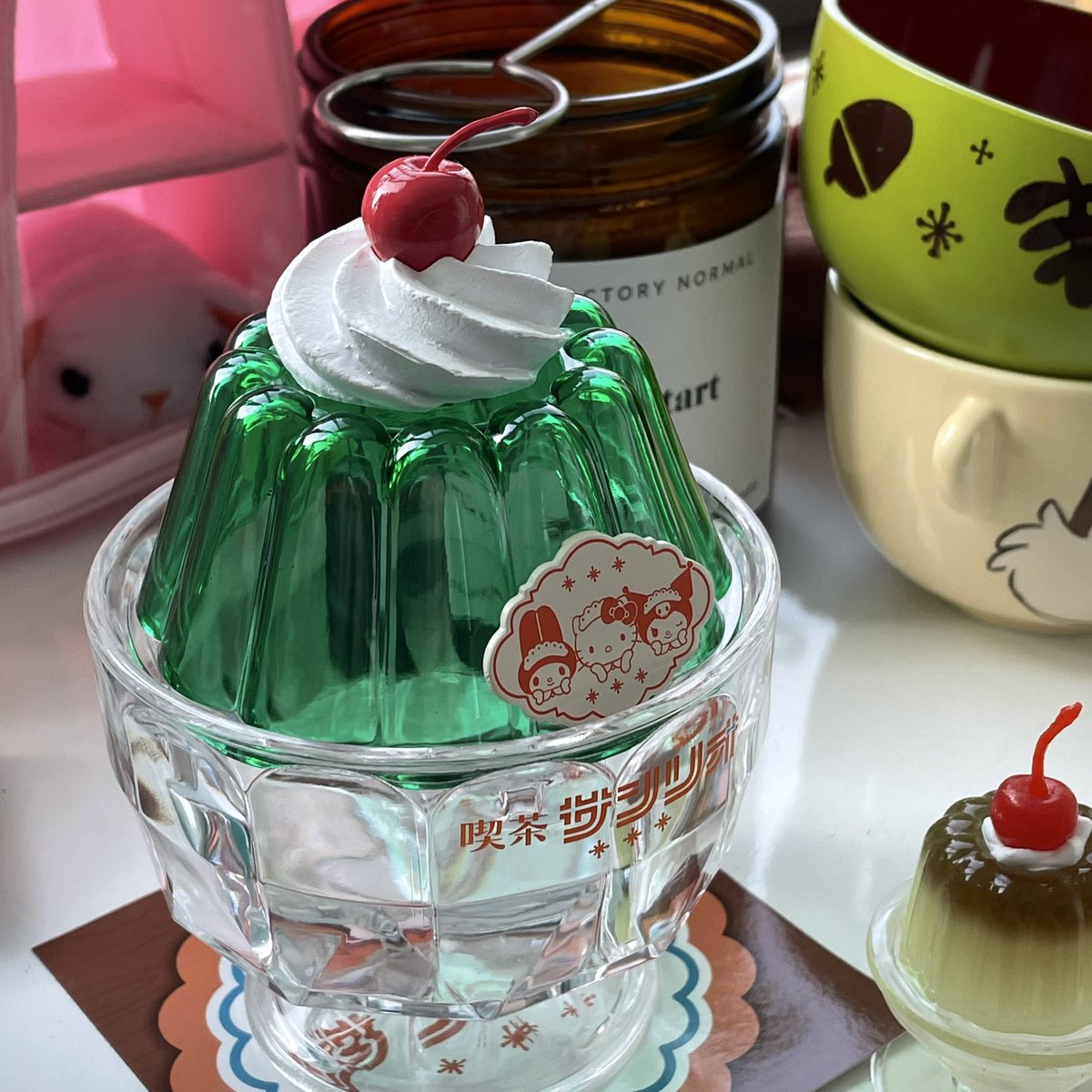Mio_ChouChou_'s tweet photo. 메론소다 푸딩 보관함 ,, 🍈🍮💍 https://t.co/jzILYOSdwt
