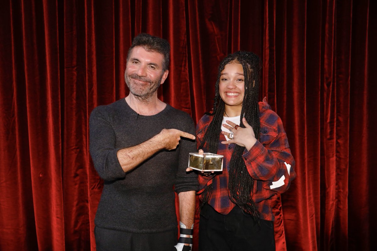 Simon Cowell tweet media