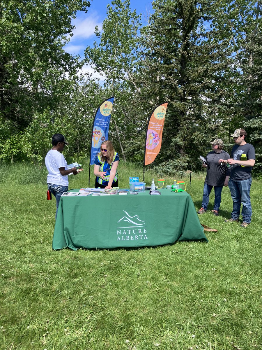 RockyFeroe's tweet image. Thanks ⁦@NatureAlberta⁩ for teaching me how to use INaturalist. Accelerated my learning curve and thanks for helping #rootfortrees I learned lots from ⁦@CityofEdmonton⁩ staff with naturalization program and Root For Trees. ⁦@ErvcCcom⁩ enjoyed the day.