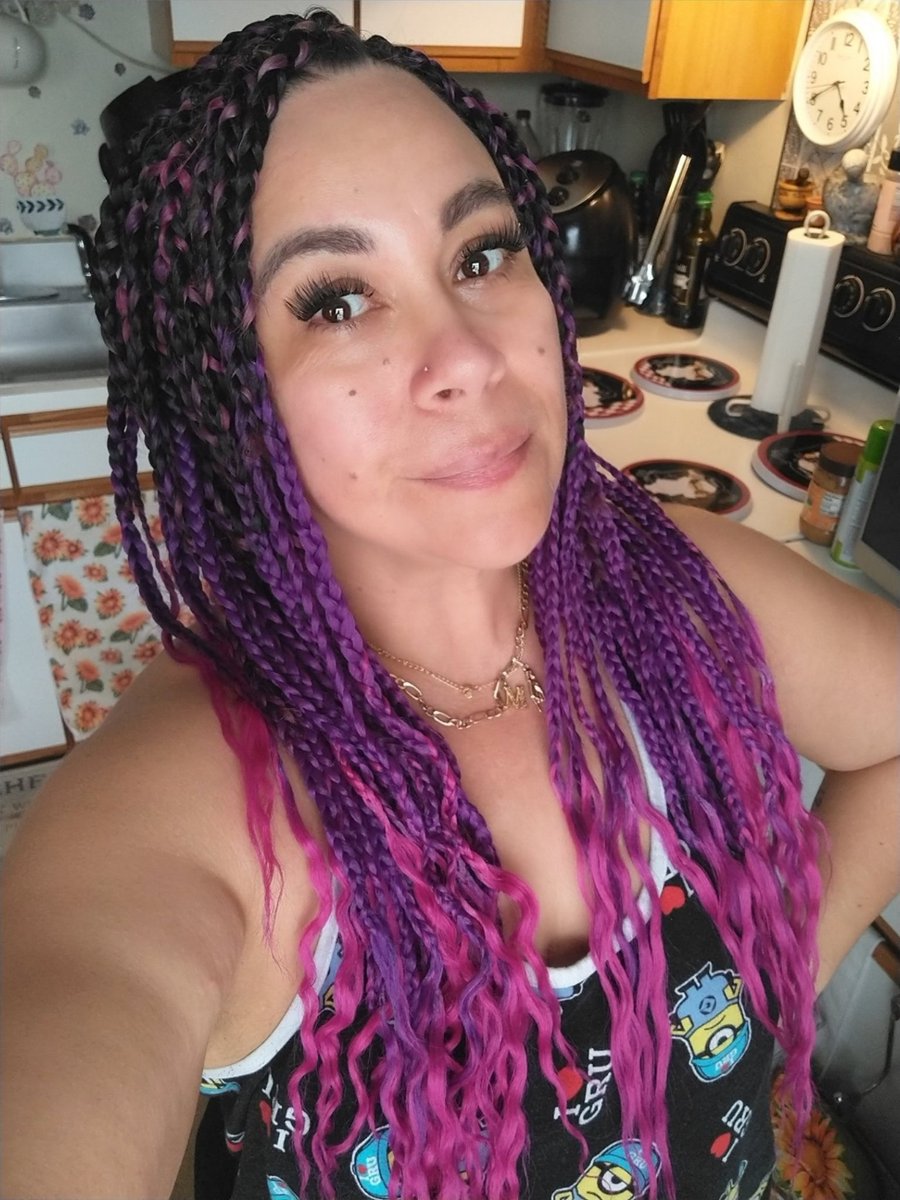 Otros20Pesos's tweet image. This #boxbraids work is worth around $250-$300 .... It pays to be savvy 💕 I have learned to do a lot of these things, watching YouTube videos and I save a lot of money. 
Hair from @ElevateStyles  use my link for a discount elevatestyles.com/?ref=Mahalrican
#boxbraids #protectivehairstyle