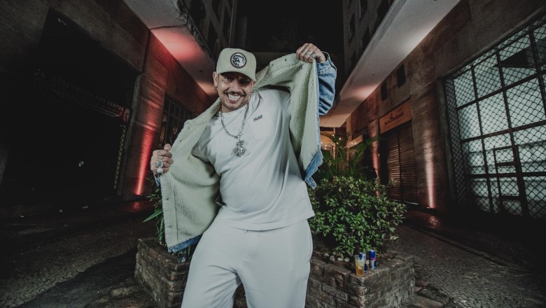 ZonaSuburbana's tweet photo. Festival S.E.N.S.A.C.I.O.N.A.L leva shows de FBC e Enversos ao Music Box Brazil
#Rap #HipHop #Enversos #FBC #FestivalSENSACIONAL #MusicBoxBrazil
🔽Matéria completa acesse🔽
https://t.co/is7E15WosH https://t.co/uqjB28bN1e
