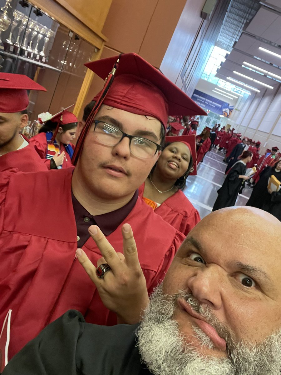 Shout out to Evan England as he heads to the Shrine Game! Practice this week, Shriner Hospital visit on Friday, and game on Saturday at 11am

Have fun, make friends and learn as much as you can buddy! We will see you on Saturday! 🙌🏽🔴⚫️