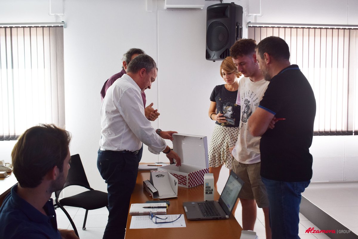 alzamoragroup's tweet photo. ¡Retos cumplidos! Los #estudiantes del #EASDO ya han presentado sus innovadoras soluciones de packaging, desarrolladas durante el #proyecto empresa con Alzamora Group. Una #colaboración que llevamos haciendo más de 10 años. ¡Muchas felicidades a todos! https://t.co/IEsbkzmqAf