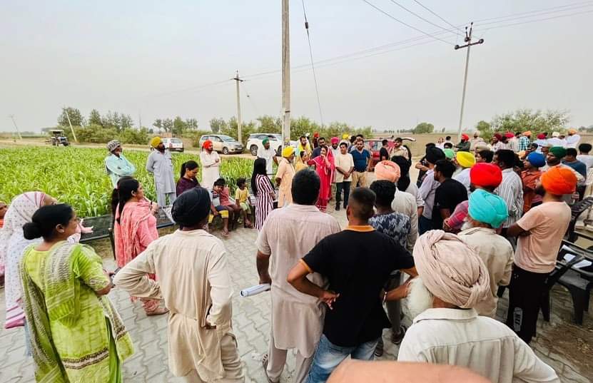 babbaranu's tweet photo. Yesterday campaigned along with MLA @AnmolGaganMann for candidate @SarpanchGurmail singh ji in villages of Sangrur.

#OverwhelmingResponse
#SangrurBypoll

.@ArvindKejriwal 
.@JarnailSinghAAP 
.@SandeepPathak04 https://t.co/G7qwf3vgTW